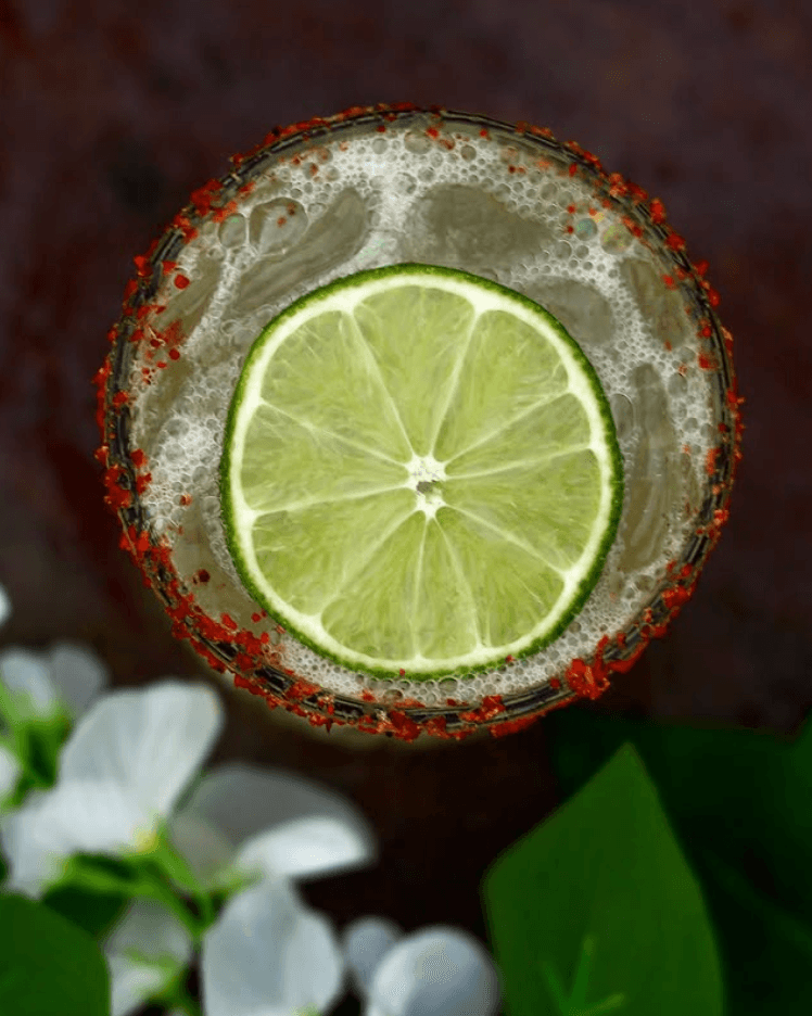 Luces tenues, buena música y la copa perfecta. La receta ideal para desconectar. 🎧🖤 #BaccanoMood #CocktailLovers