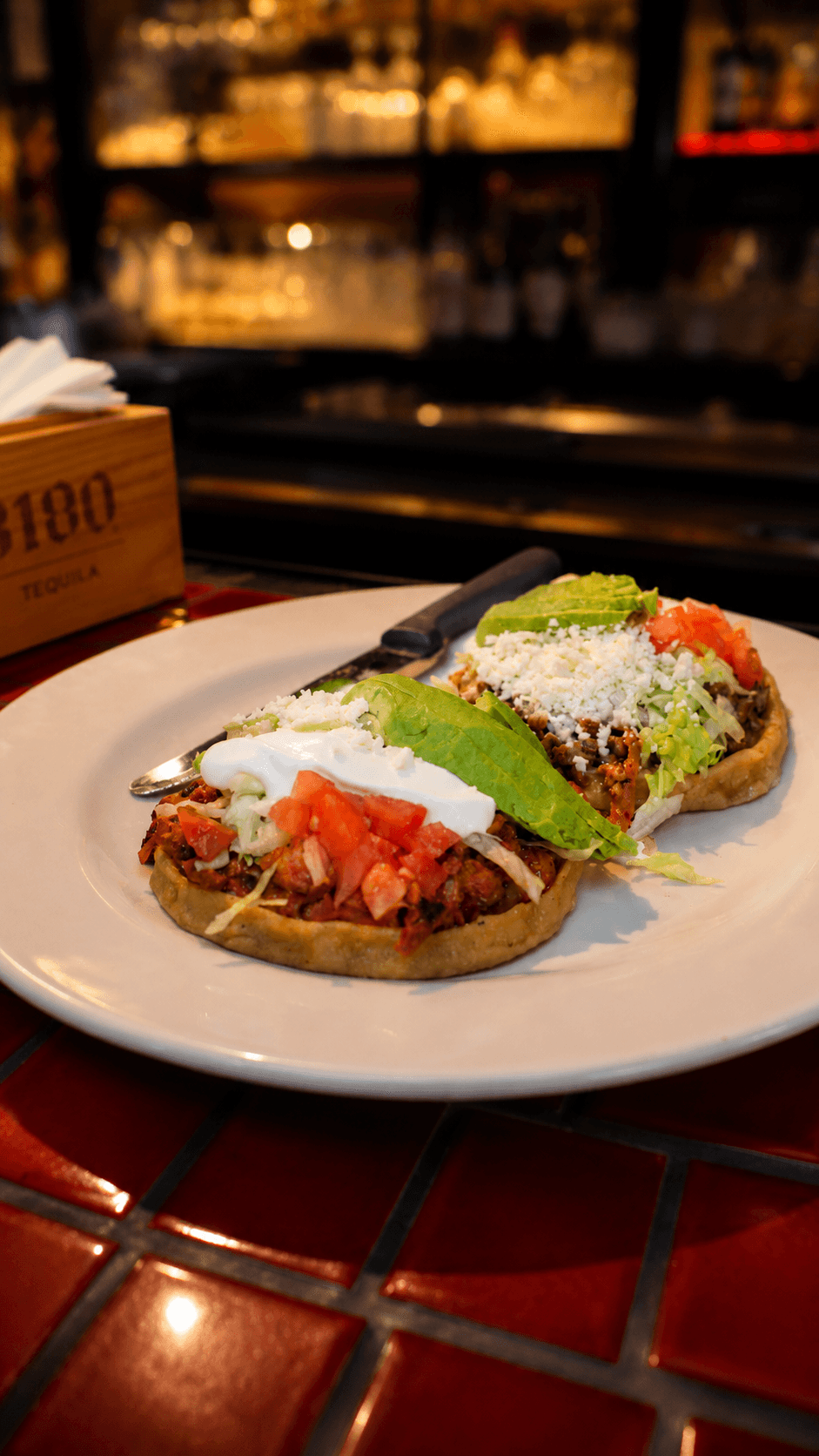 Compartir es vivir. Reúne a la familia y disfruta del festín mexicano por excelencia. 🇲🇽🌽 #TacosMiami #MexicanVibes