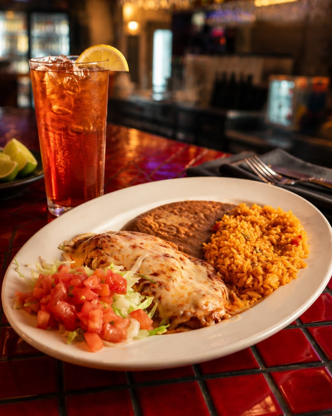 Compartir es vivir. Reúne a la familia y disfruta del festín mexicano por excelencia. 🇲🇽🌽 #TacosMiami #MexicanVibes